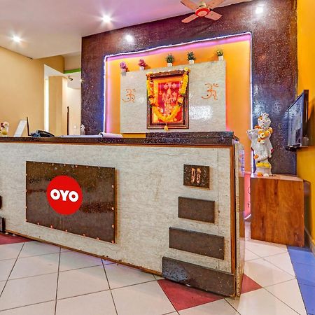 Oyo Flagship Hotel Samruddhi Lodge Nirmal  外观 照片
