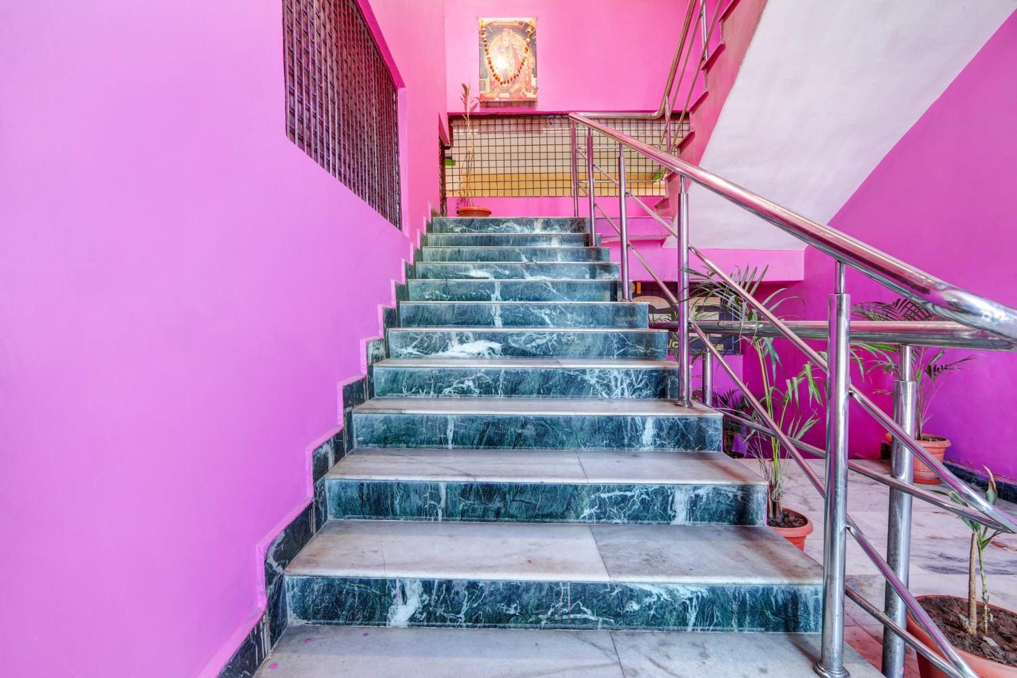 Oyo Flagship Hotel Samruddhi Lodge Nirmal  外观 照片