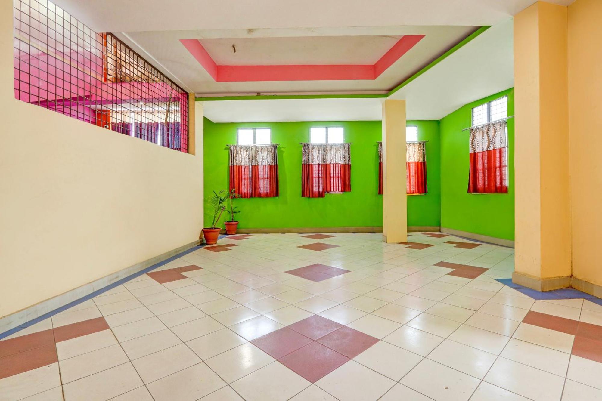 Oyo Flagship Hotel Samruddhi Lodge Nirmal  外观 照片
